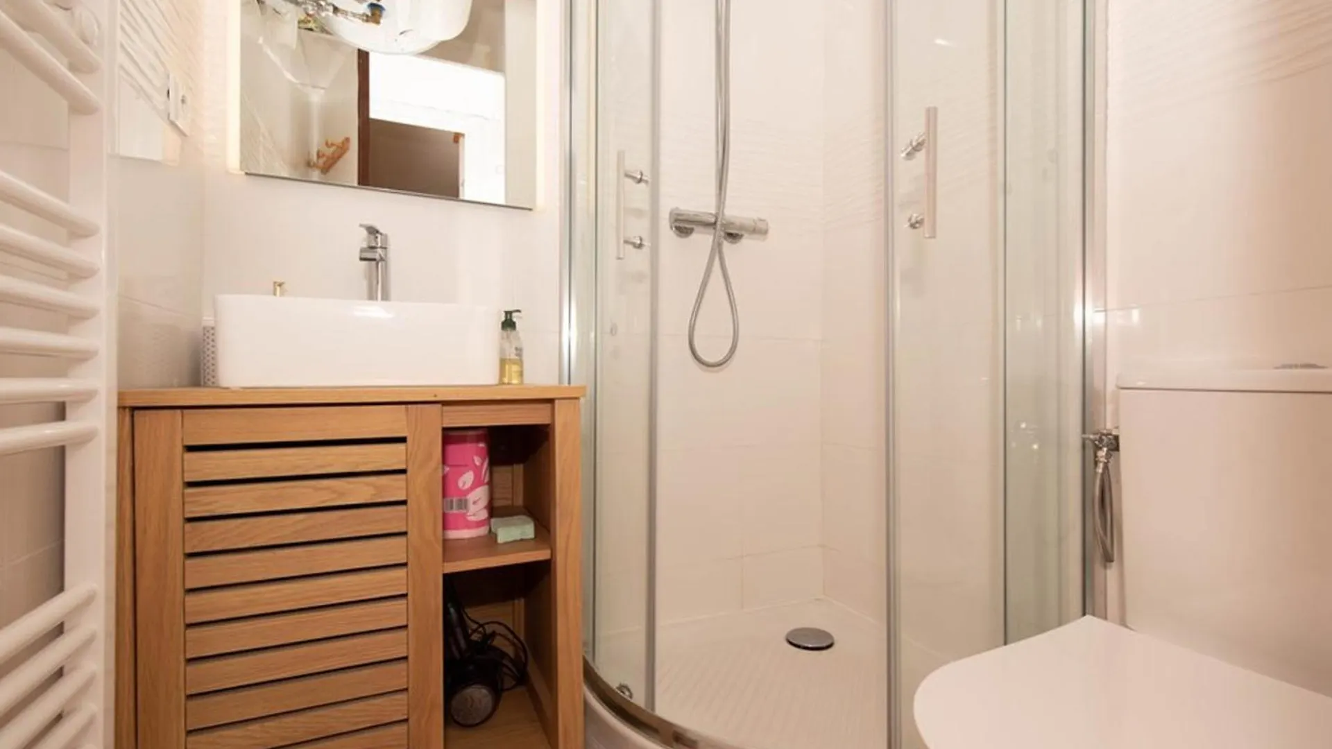 Apartman Studio Avec Terrasse, Centre Ville, Climatisation, Parking - Fr-1-803-86 Le Lavandou