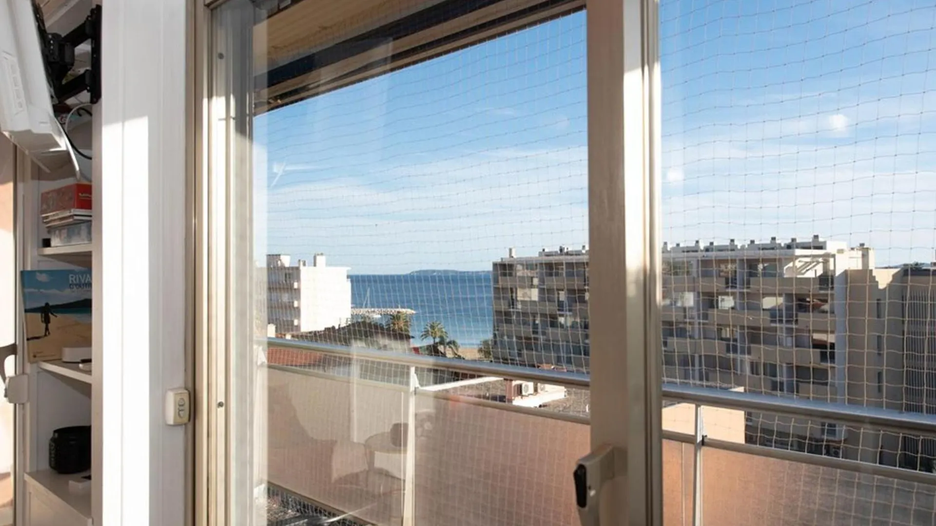 Studio Avec Terrasse, Centre Ville, Climatisation, Parking - Fr-1-803-86 Le Lavandou